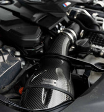 Load image into Gallery viewer, Eventuri BMW F90 M5 / F9X M8 Black Carbon Intake System - V2

