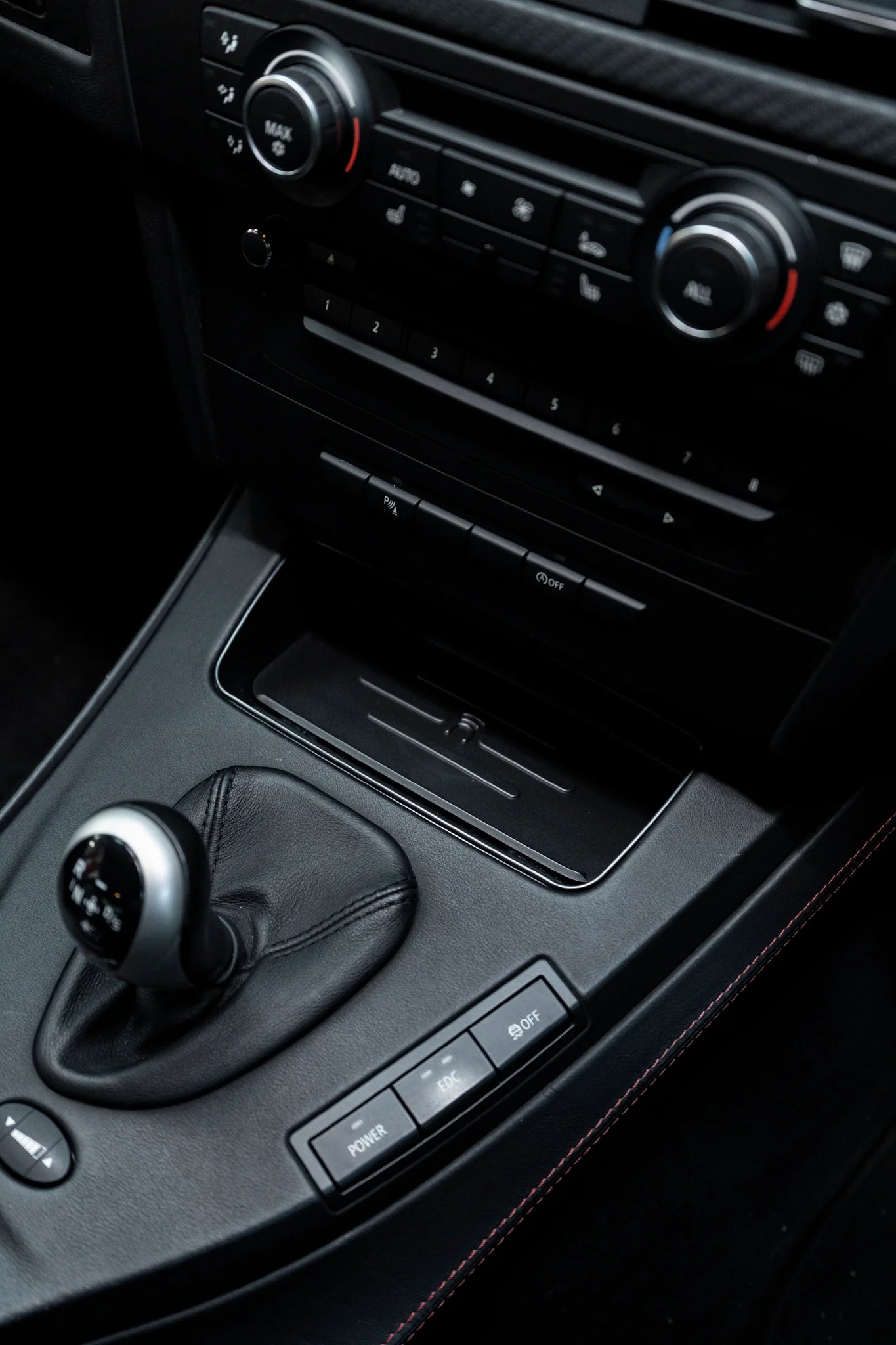 BMW E8x/E9x INDUKTIV Wireless Device Charging Unit