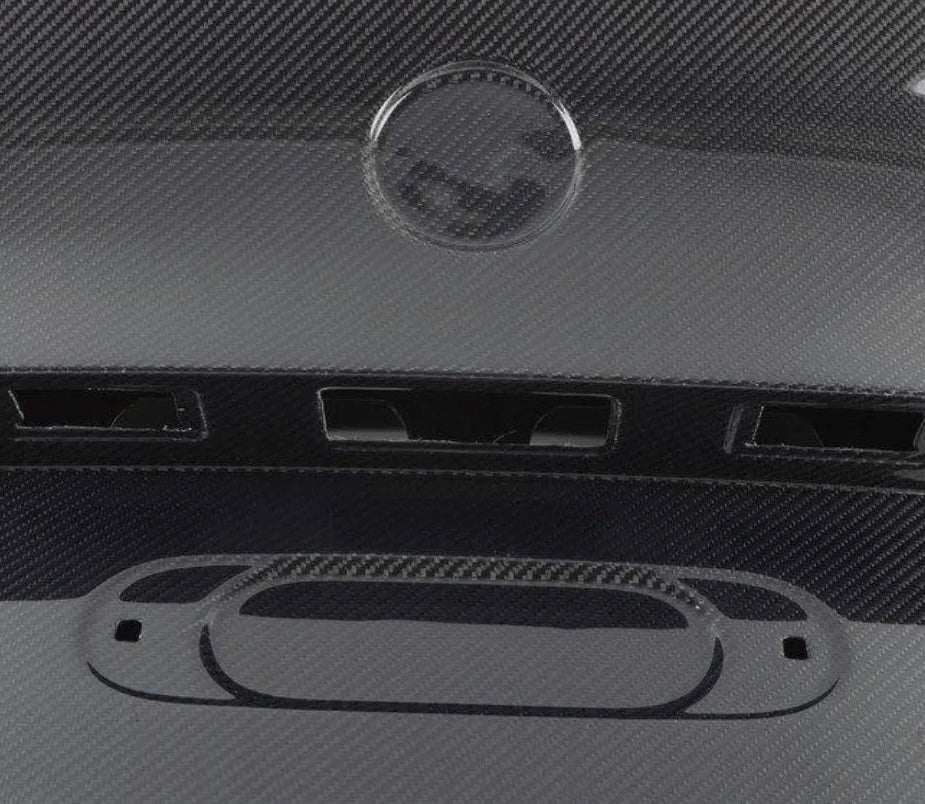 E90 CSL Style Carbon Fiber Trunk