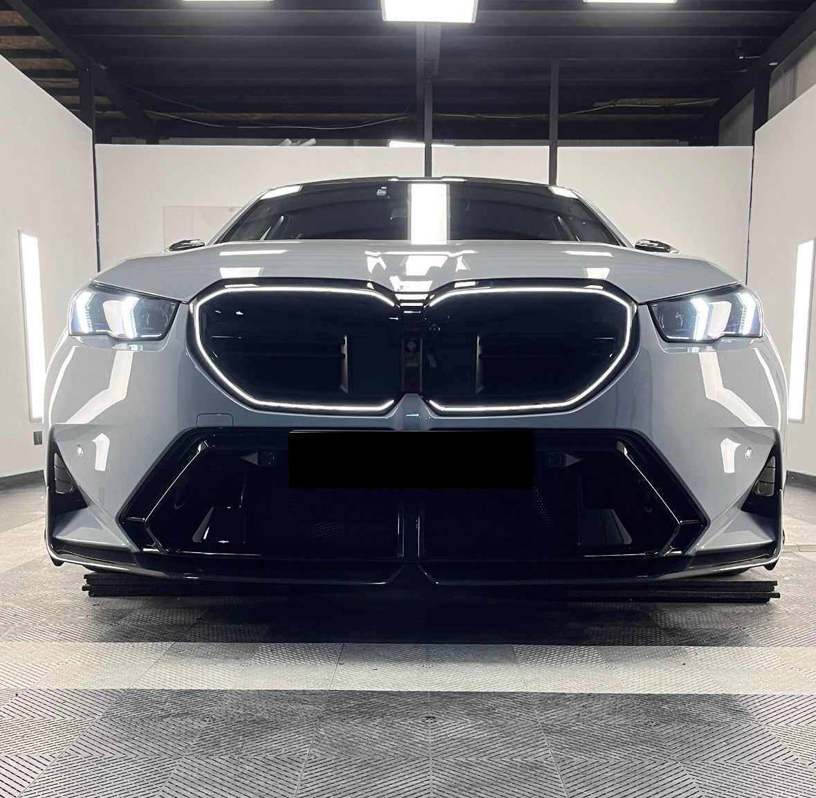 G90 M5 P Style Carbon Fiber Front Lip