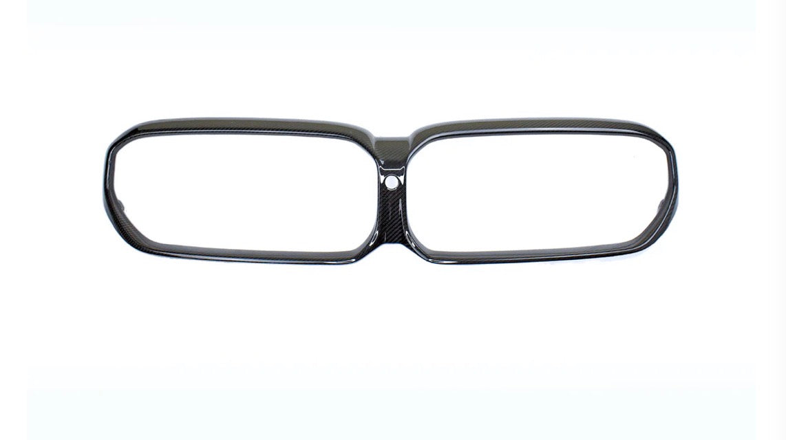 F90 M5 LCI AutoTecknic Replacement Dry Carbon Grille Surround