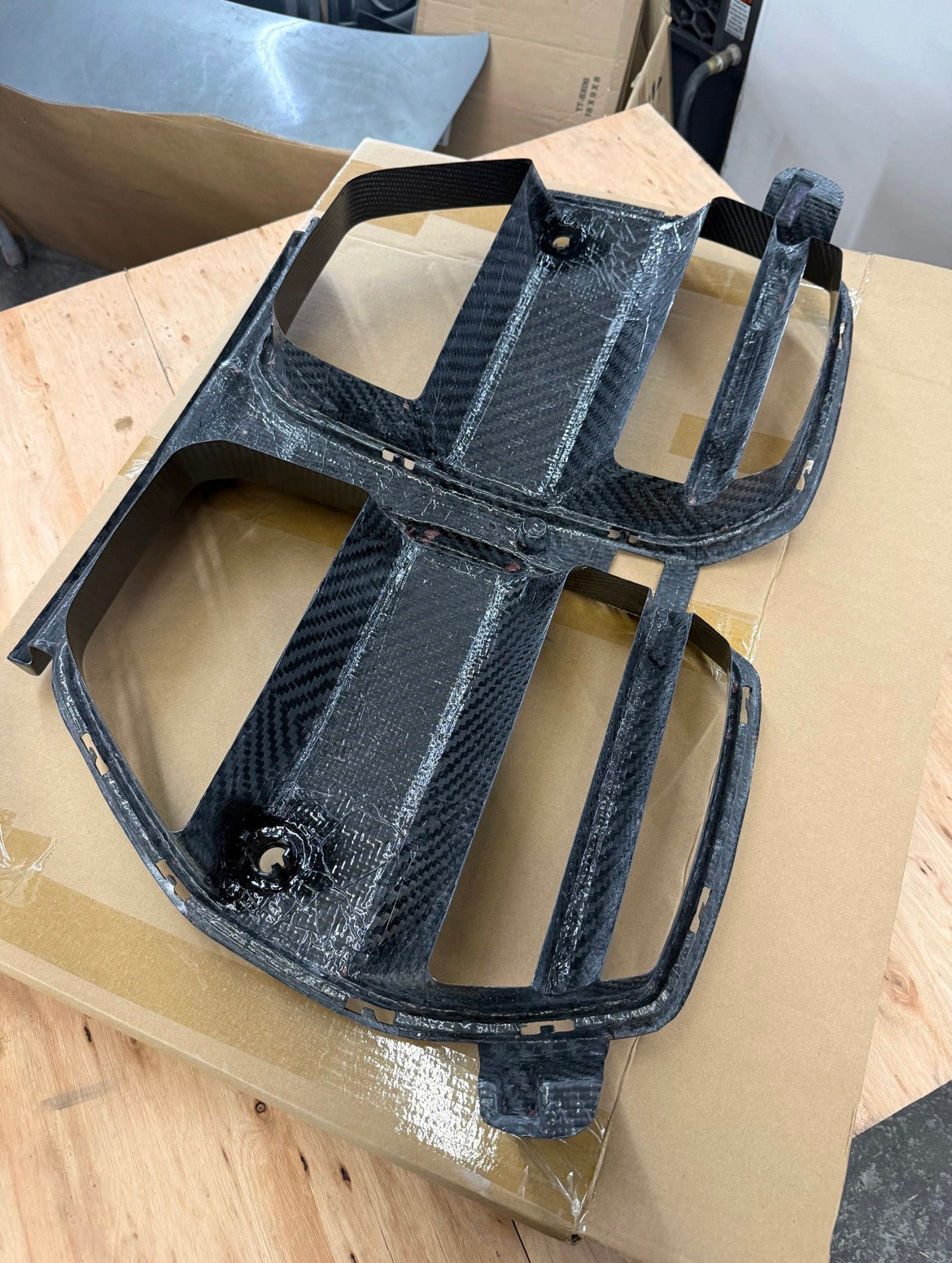 G8x M3/M4 1 Piece V Style Carbon Fiber Grill