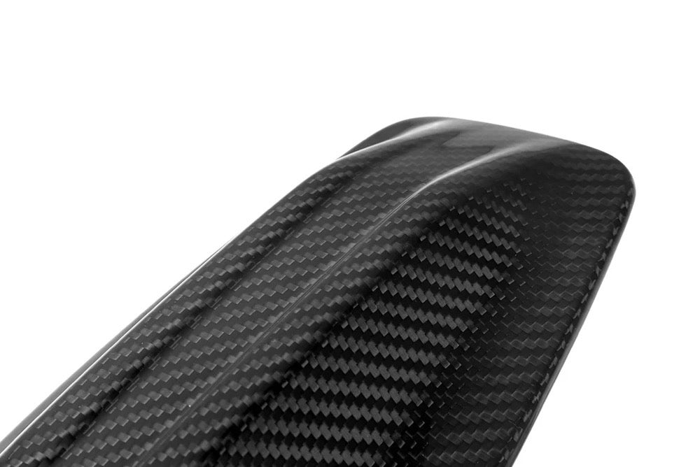 AutoTecknic Dry Carbon Roof Antenna Cover - G90 M5