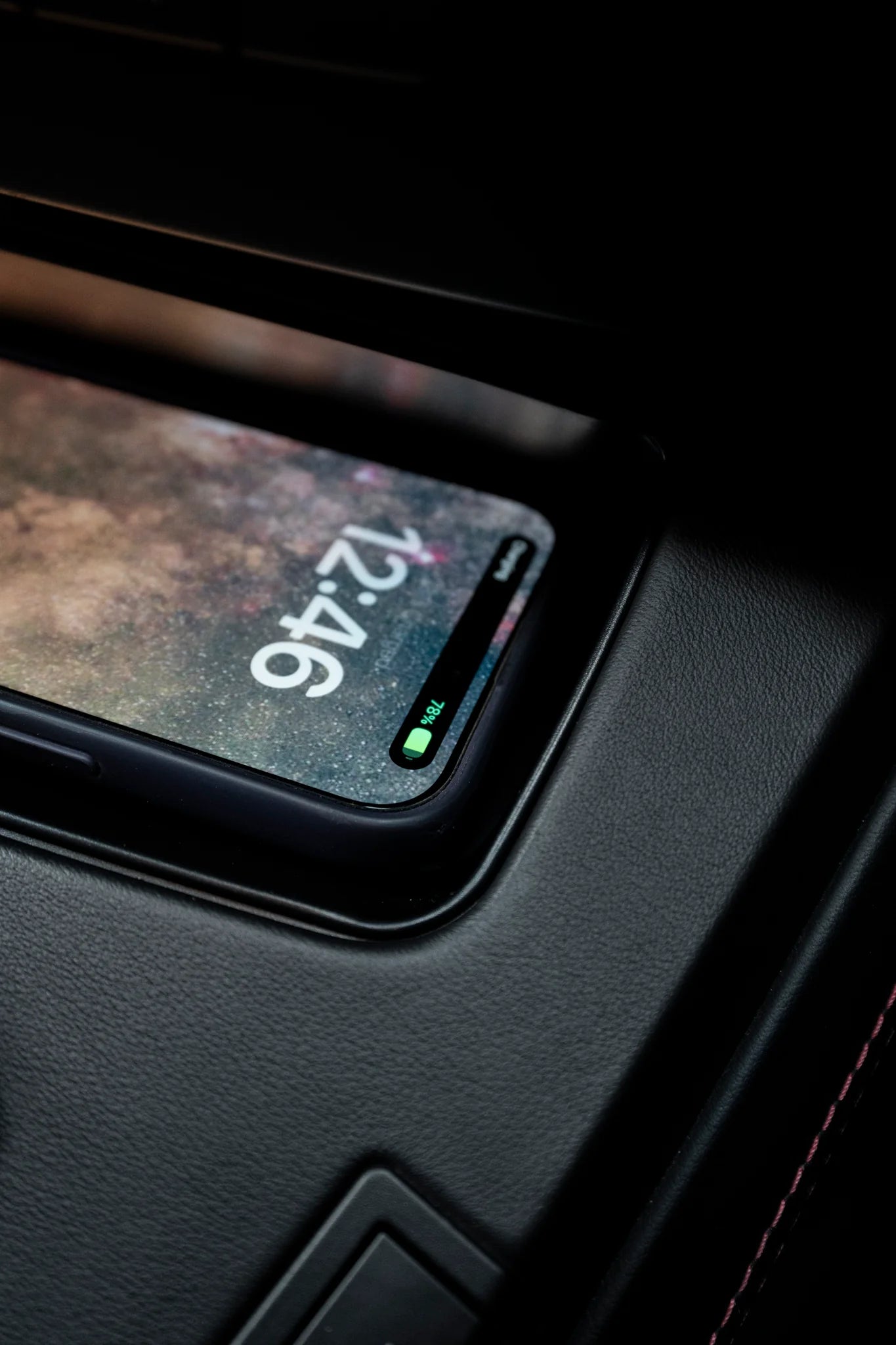 BMW E8x/E9x INDUKTIV Wireless Device Charging Unit