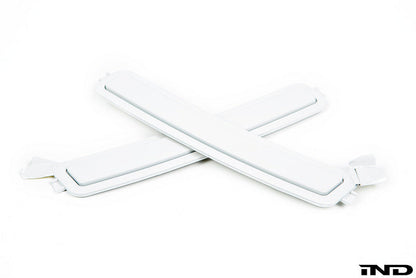 iND f90 m5 painted front reflector set - iND Distribution