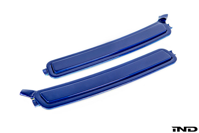 iND f90 m5 painted front reflector set - iND Distribution