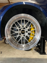Load image into Gallery viewer, Signature Werks ZL1 BREMBO Big Brake Kit F8X
