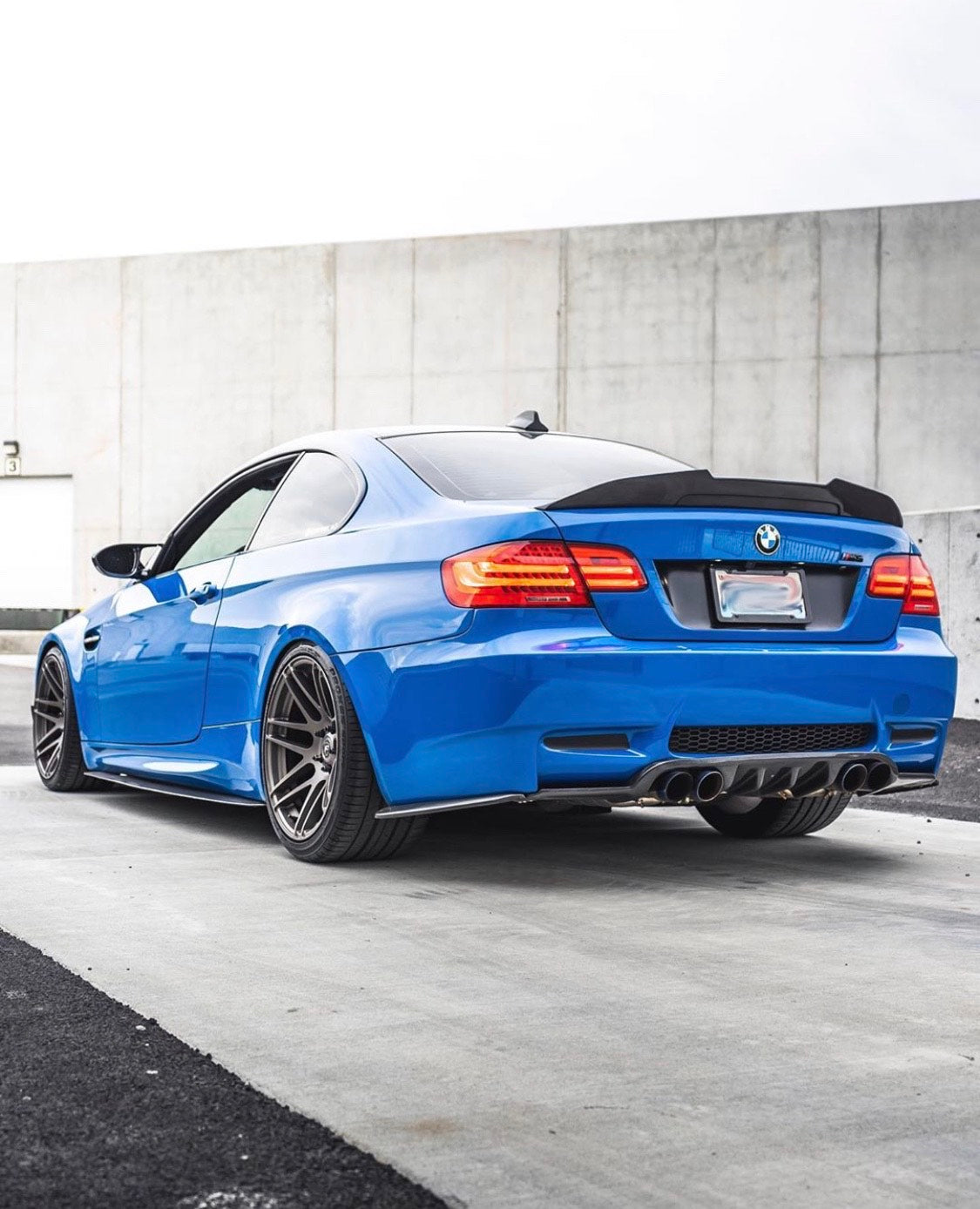 E92 M3 H Style CF Diffuser