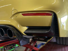 Load image into Gallery viewer, F8x Rear Bumper Carbon Fiber Splitters
