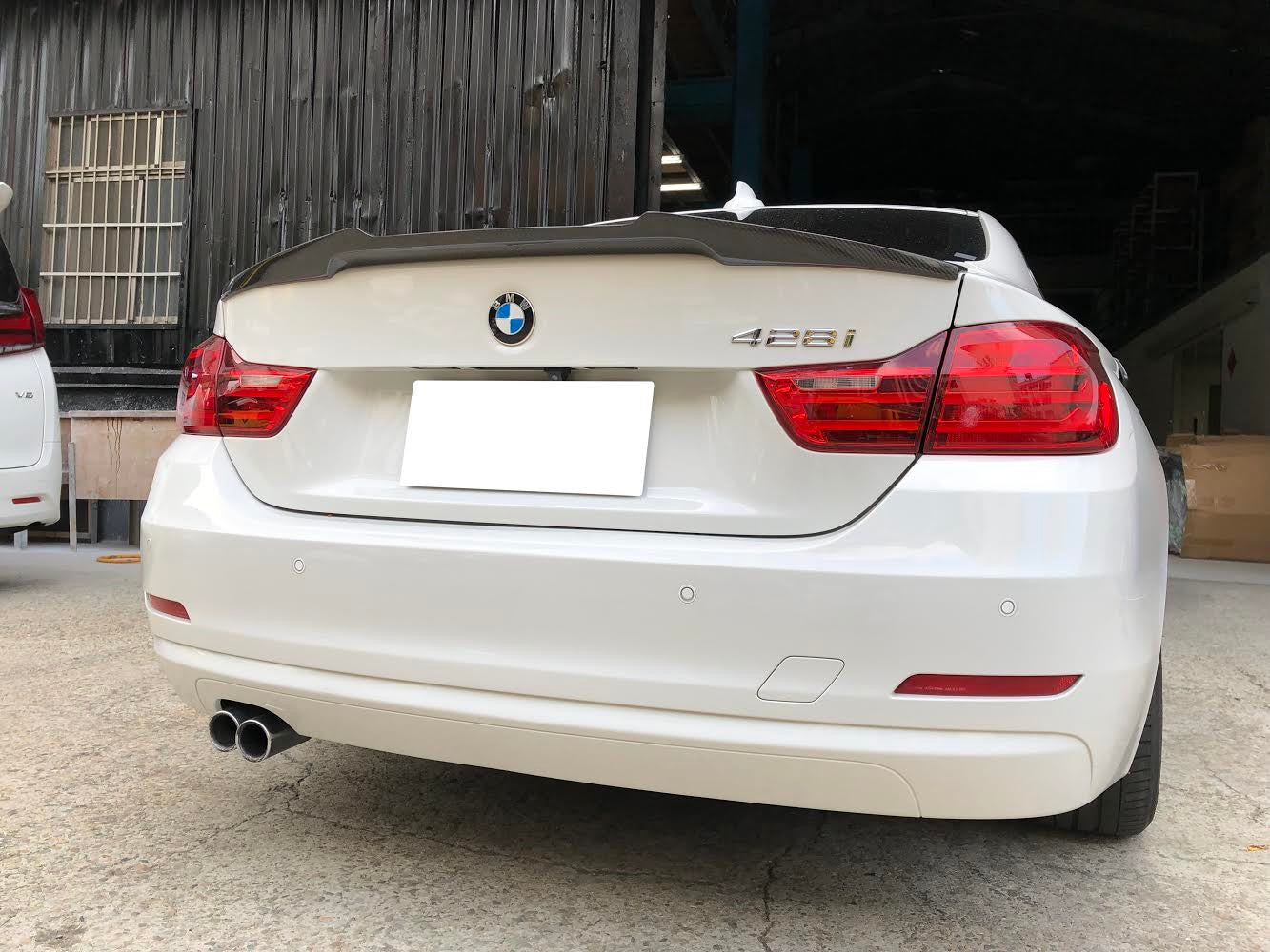 F32 M4 Style Carbon Fiber Spoiler