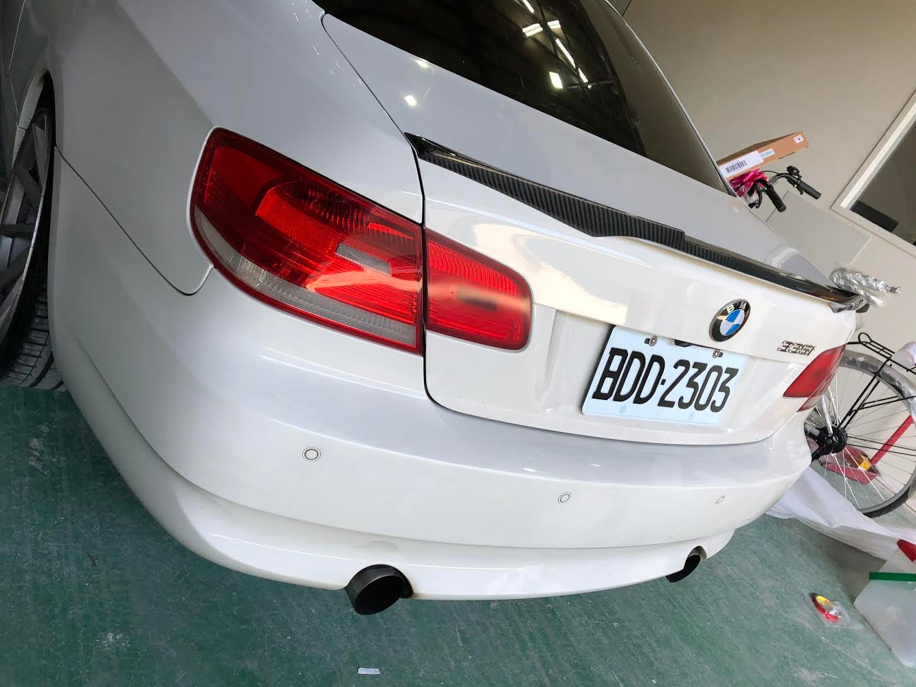 E9x Carbon Fiber M4 Style Spoiler