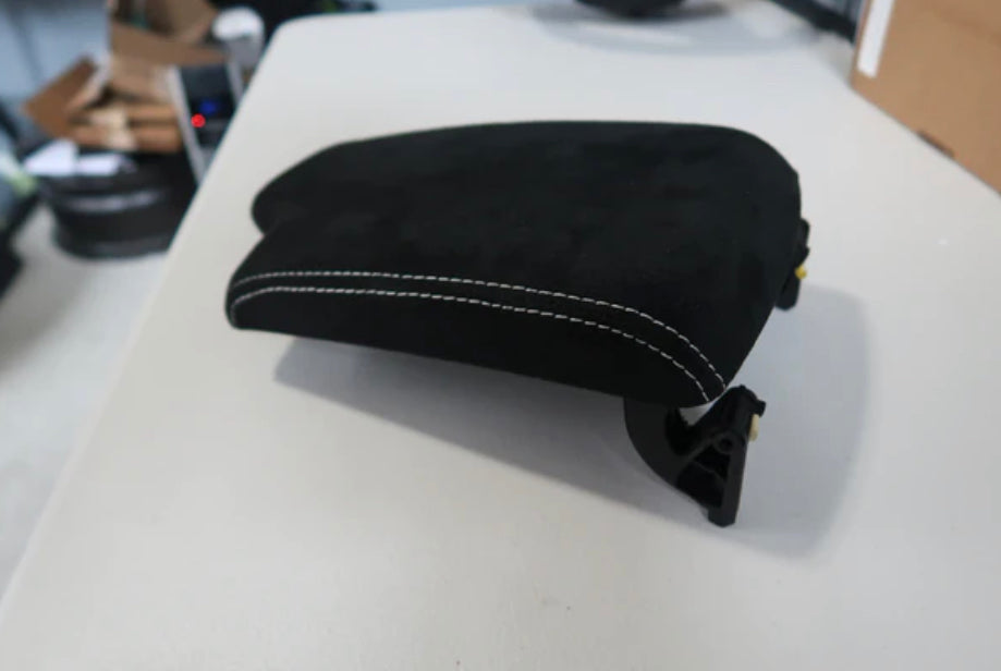 Alcantara Arm Rest (E9x)